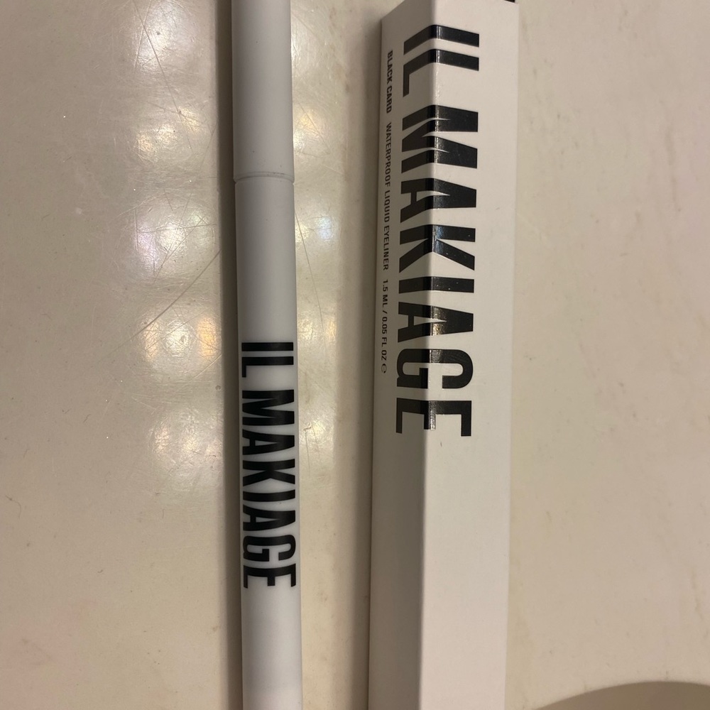 IL Makiage waterproof liquid eyeliner